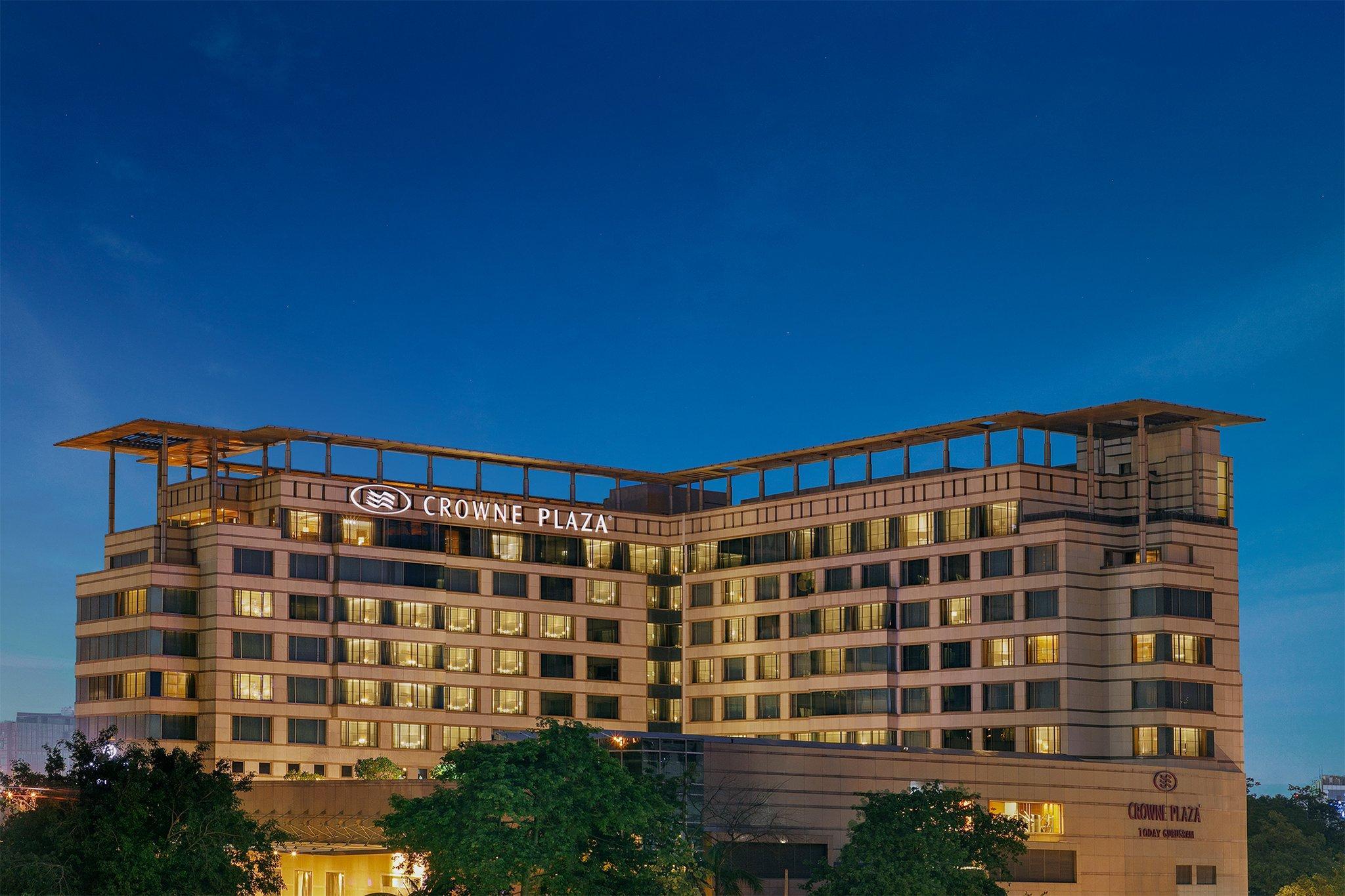 คราวน์ พลาซา ทูเดย์ คุรคาออน Hotel คูร์เคาน์ ภายนอก รูปภาพ