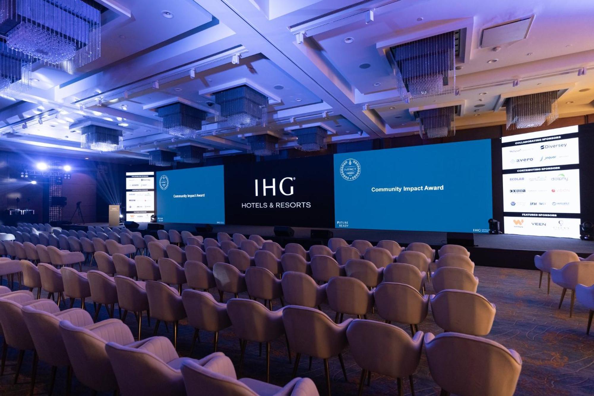 คราวน์ พลาซา ทูเดย์ คุรคาออน Hotel คูร์เคาน์ ภายนอก รูปภาพ